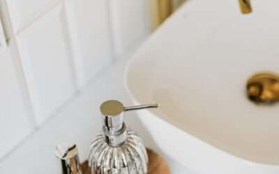 Clever Tips for Saving Space in a Small Bathroom