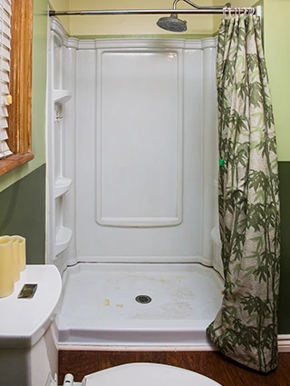 An image of a bathroom before renovation